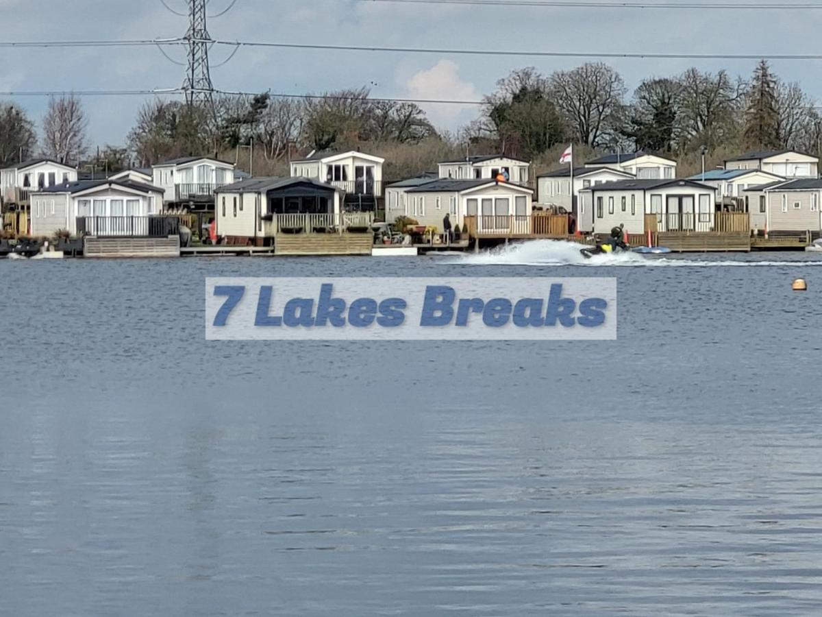 7 Lakes Breaks At 7 Lakes Country Park Crowle  Kültér fotó